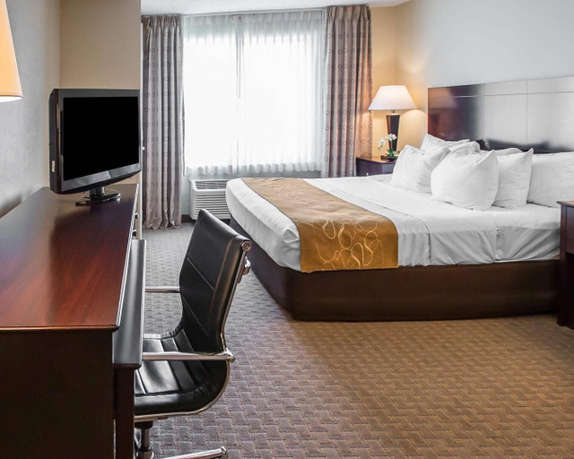 Bedroom 3, Comfort Suites University Area Notre Dame - South Bend, Saint Joseph