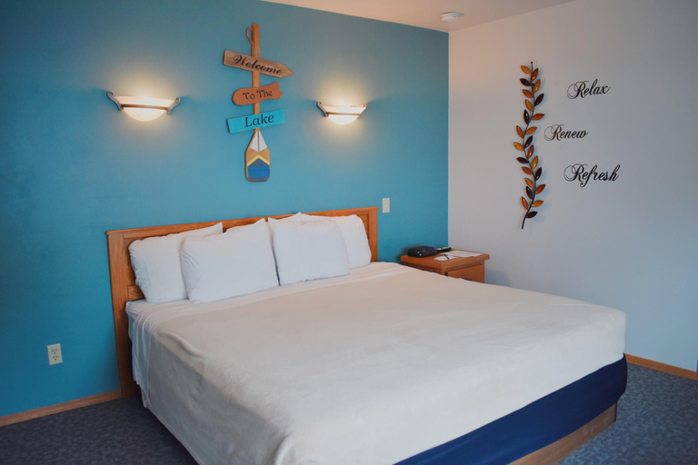 Bedroom 4, Innlet Motel, Door