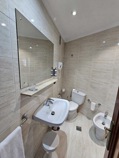 Bathroom 4, Ipanema Hotel by gaiarooms, Pontevedra