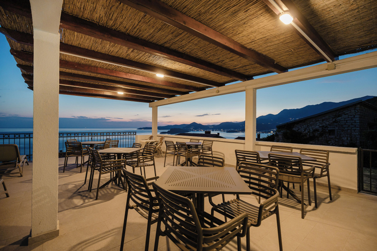 Food & Drinks, Apartments Djurasevic