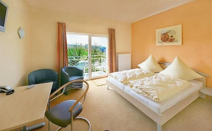 Bedroom 4, Hotel Zur Morschbach, Cochem-Zell