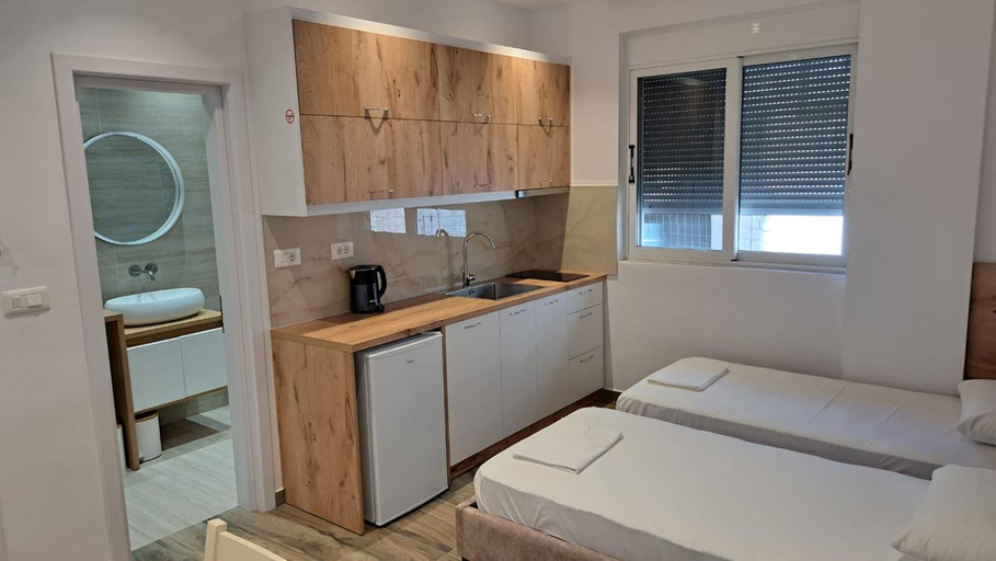 Others 3, Laska Studio Apartments, Sarandës