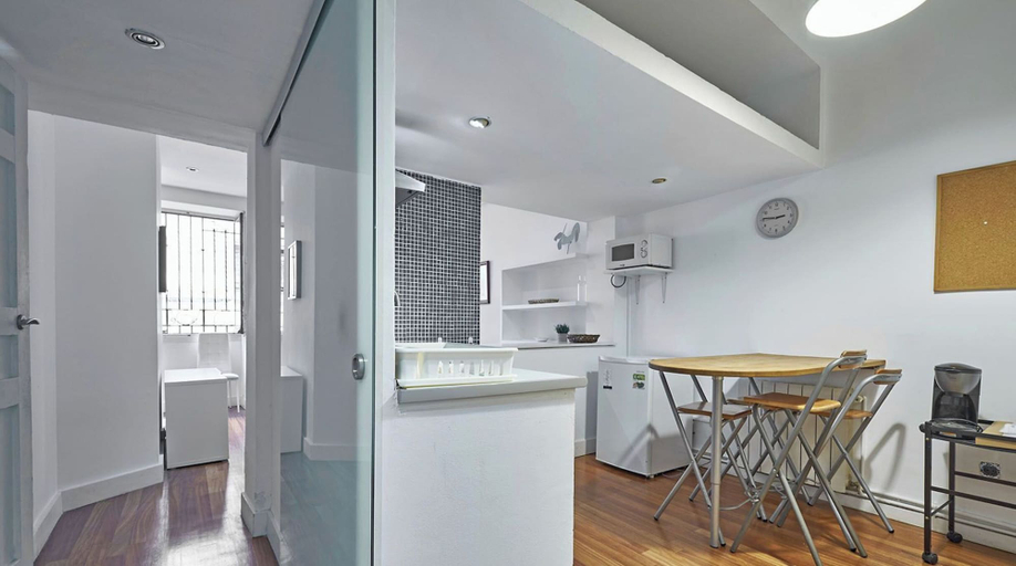 Dining 3, Madrid - Apartment - City Center - Sleeps 4, Madrid