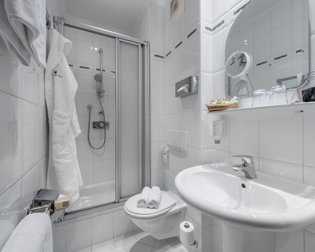 Bathroom 5, Hotel Salzburger Hof, Sankt Johann im Pongau