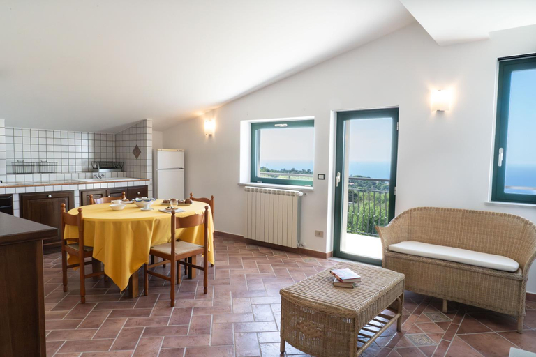 Food & Drinks 4, Cresta Panoramic apartments, Messina