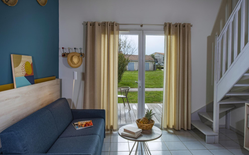 Living room 4, French Villa With Shared Pool, Hérault