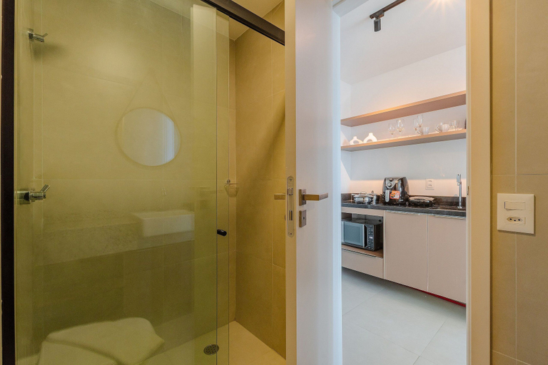 Bathroom 2, Beach Class Meireles by Carpediem Ocean View, Fortaleza