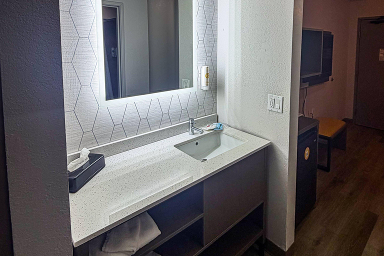 Bathroom, Comfort Suites North Albuquerque Balloon Fiesta P, Bernalillo