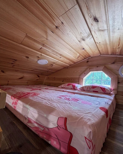 Room 4, 3 Tiny Cabins Together, Indianapolis