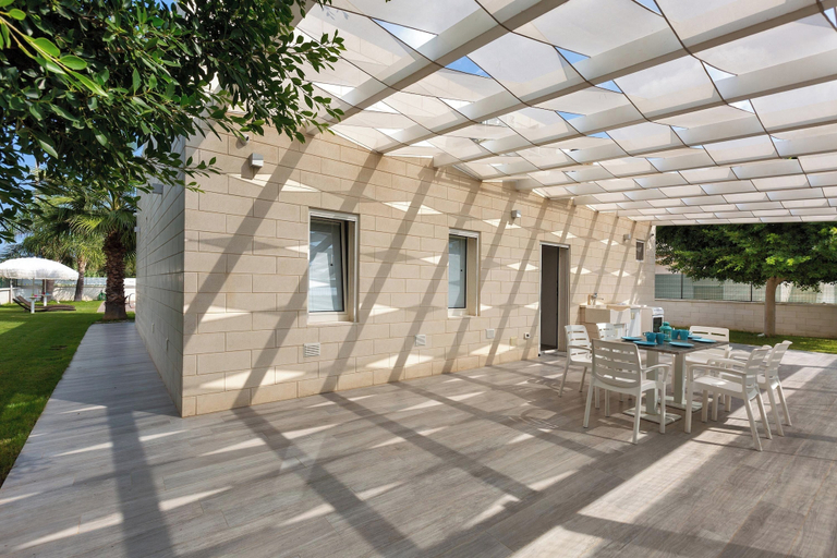 Others 5, Villa Evi, Brindisi
