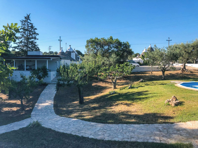 Garden 2, Trulli Lumos, Bari