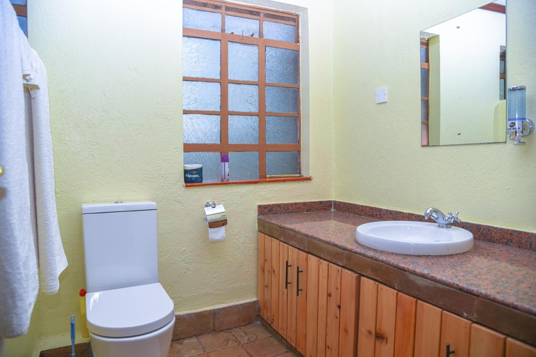 Bathroom 3, Sangare Gardens, Kieni