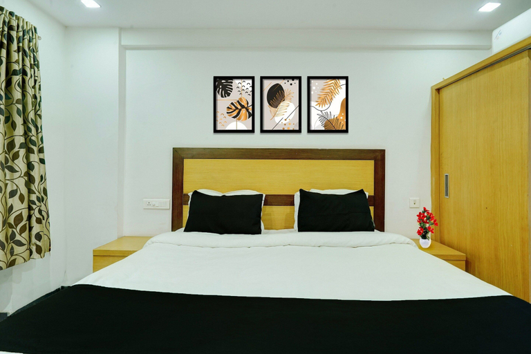 Room 3, Classic With Balcony Hotel Looranova, Chittoor