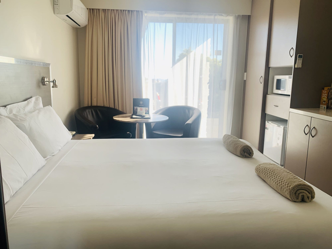 Bedroom 2, Adina Place Motel Apartments, Launceston - Pt B