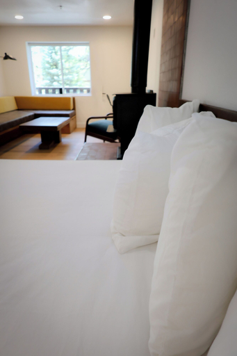 Room 5, Arkouda House, San Bernardino