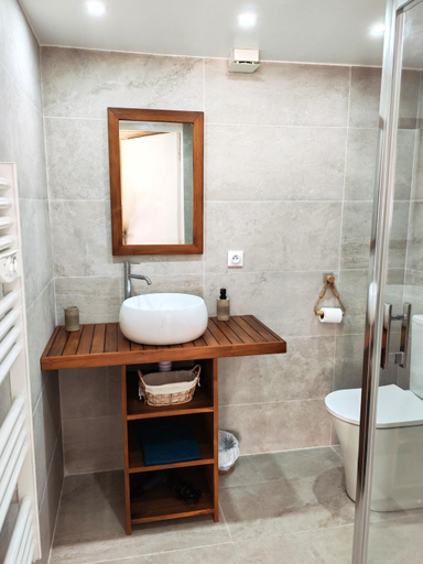 Bathroom, La Canette de Phil - Chambre d'hotes, Independante - Vue sur piscine, Gers