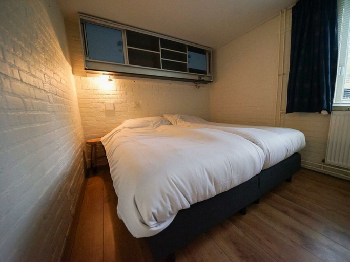 Room 3, Holiday Home in Beekbergen With Terrace, Apeldoorn