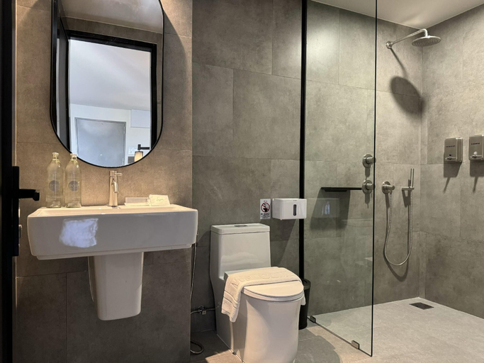 Bathroom 5, POR Singharat, Muang Chiang Mai