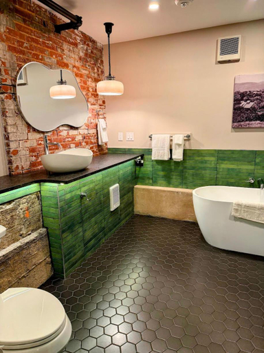 Bathroom 2, Gamble Mill, Centre