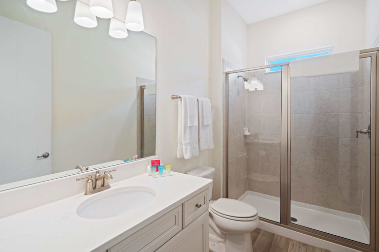 Bathroom 3, 3050 Pirate Way, Osceola