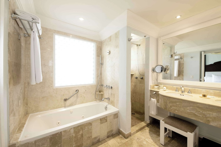 Bathroom 4, Royal Hideaway Playacar All Inclusive - Adults only, Cozumel