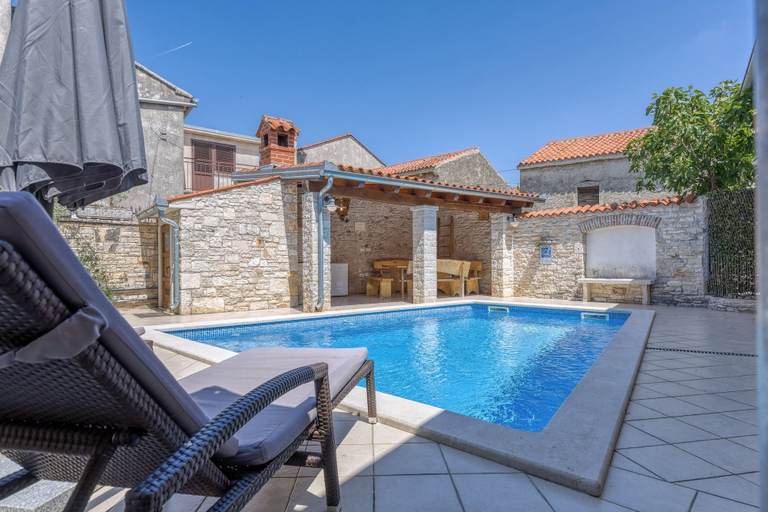 Pool 4, Casa Rustica Felker With Private Pool, Marčana