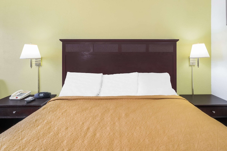 Bedroom 2, Knights Inn Chattanooga, Hamilton