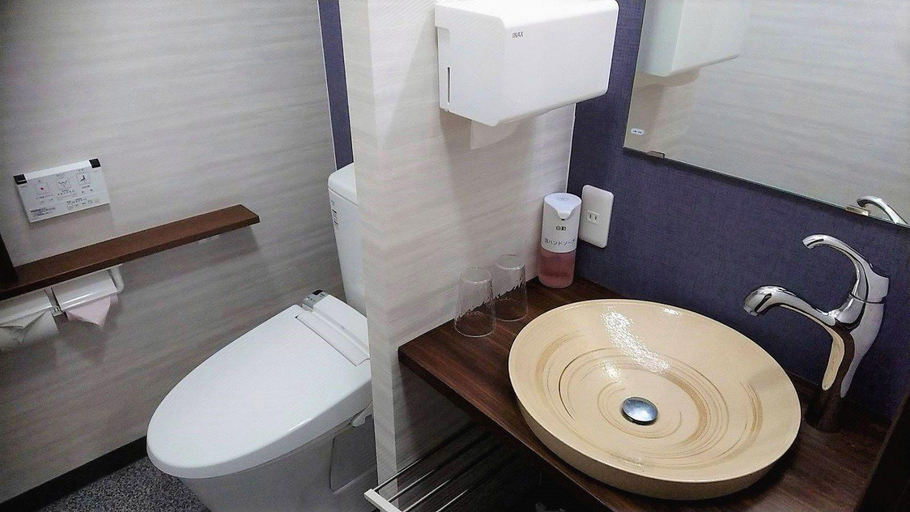 Bathroom 3, Irago Takanoya, Tahara