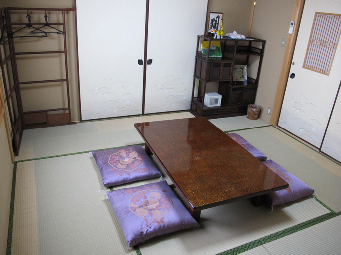 Others 5, Eins Iga, Iga