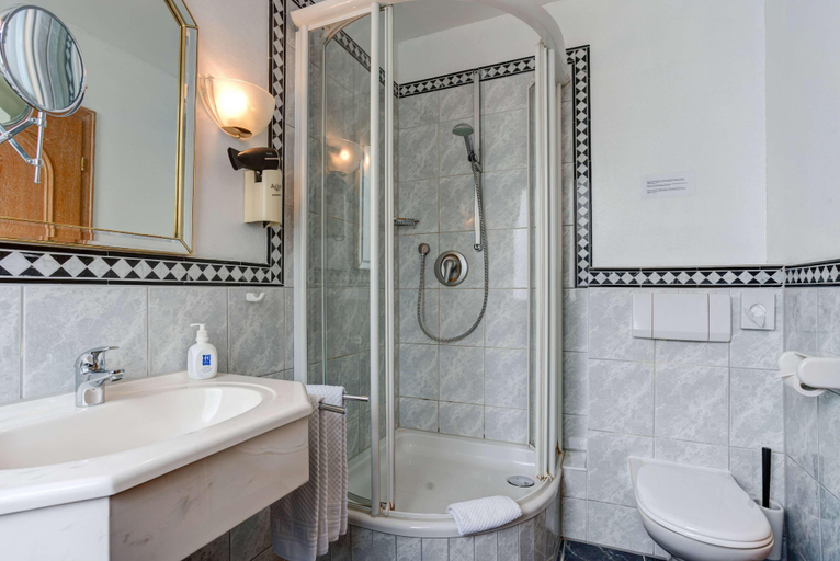 Bathroom 5, Hotel Stern by EMPA, Ulm