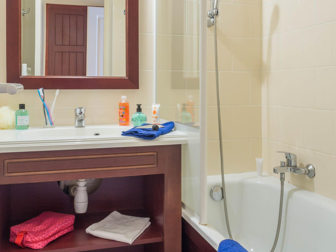 Bathroom 4, Chic Biscarrosse Forest Apartment, Landes