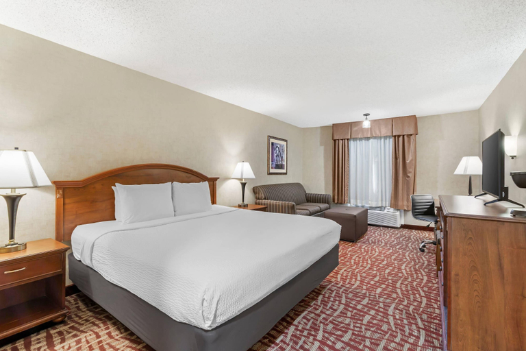 Bedroom 1, Rodeway Inn Columbia Mall Loop, Grand Forks