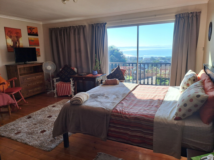 Room 2, BayView Guest House, Cacadu