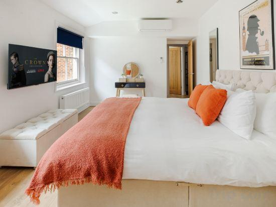 4, LONDONERS - Sherlock's Home, London