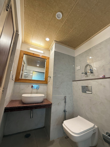 Bathroom 3, Old Manali Retreat, Wardha