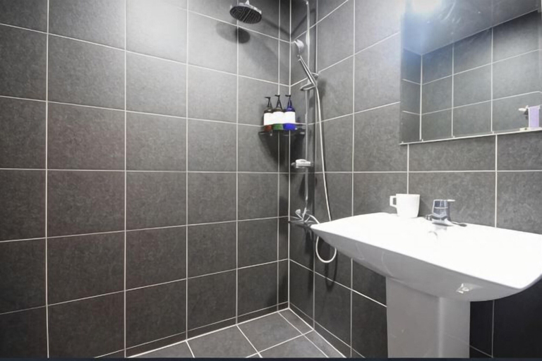 Bathroom, 1RUA, Sasang