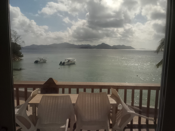 Property grounds 5, Unique beach front hotel, Diana