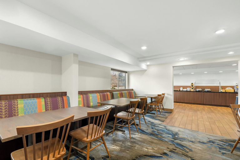 Food & Drinks 4, Fairfield Inn by Marriott Burlington Williston, Chittenden