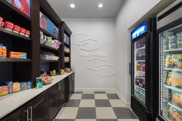 Food & Drinks 5, Hampton Inn Pleasanton, Atascosa
