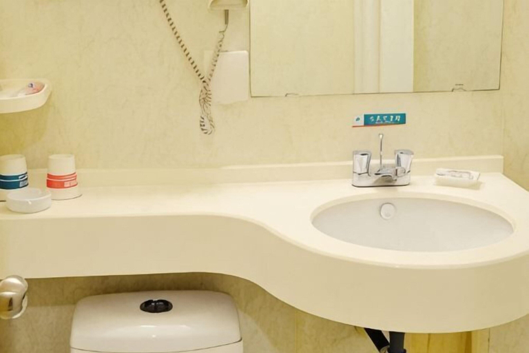Bathroom 4, Jinjiang Inn (Shanghai Maotai Road), Shanghai