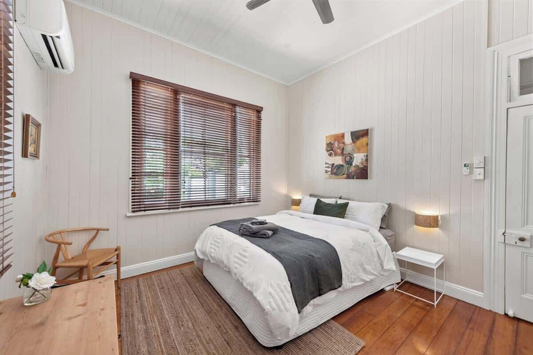 Interior 3, Poppy's Place! 4bed/1bath/2car/views/house ~bardon, Bardon