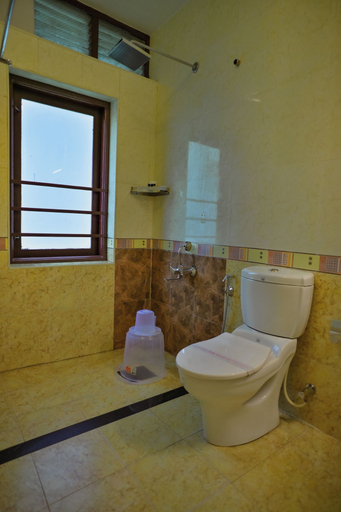 Bathroom 2, Aroma Hills Resort, Idukki