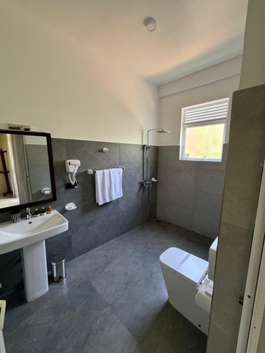 Bathroom 2, Peacock Villa, Weligama