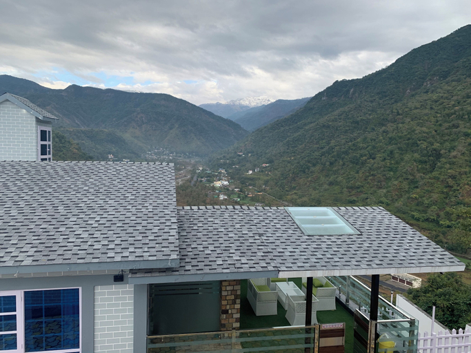 Property grounds 2, The Wanderlust stays, Dehradun