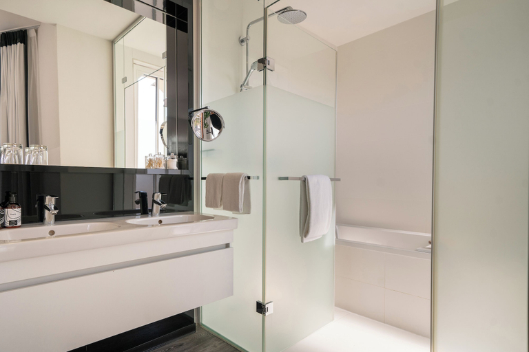 Bathroom 5, INNSiDE by Meliá Leipzig, Leipzig