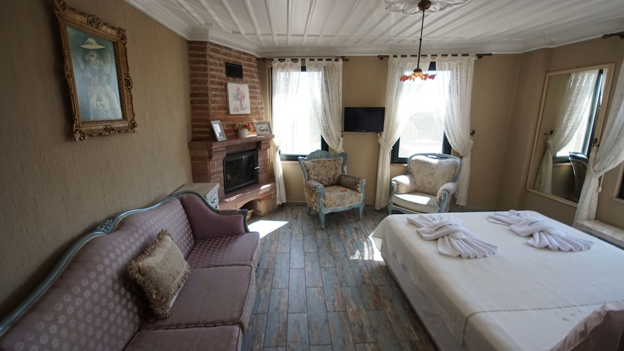 Bedroom 4, Fikret Bey Konagi, Ayvalık