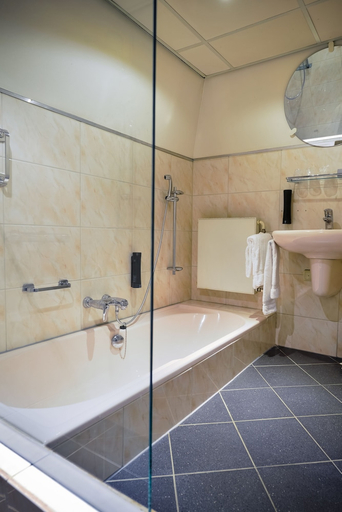 Bathroom 4, Fletcher Hotel - Restaurant Epe - Zwolle, Epe