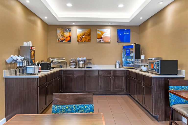 Food & Drinks 5, Comfort Inn Madison, Jefferson