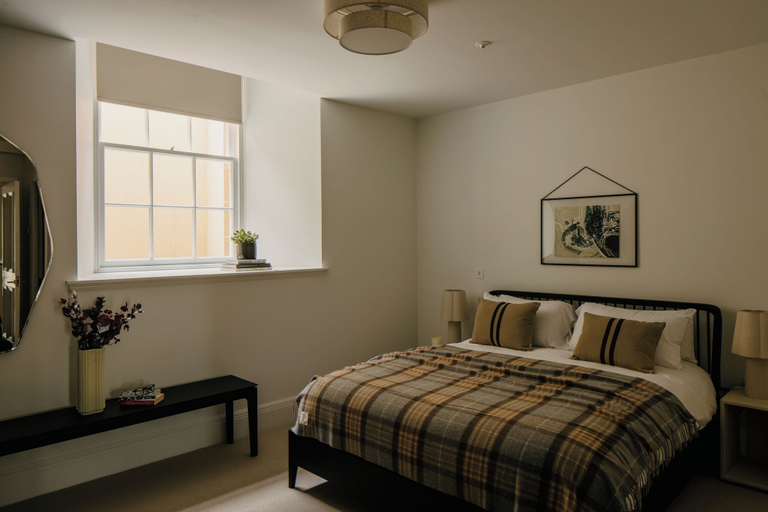 Room 5, Claremont Residences, Edinburgh
