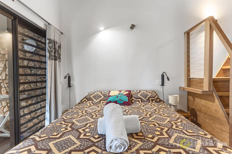 4, Seaside Haven: Expansive 3BR Villa in Moorea
